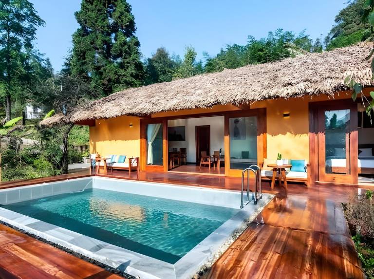 Vacation home with garden, pool & jacuzzi in Sa Pa