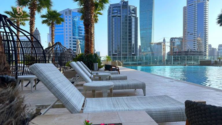 Vacation home with private pool, barbeque & yard — photo 3
