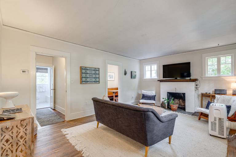 Dog-Friendly 'Columbia Cottage' in Hood River! — photo 4