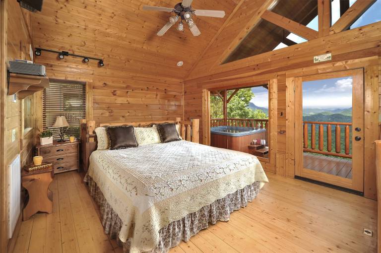 2 king beds, stunning mountain views, 4 spacious decks, private back deck, court — photo 5