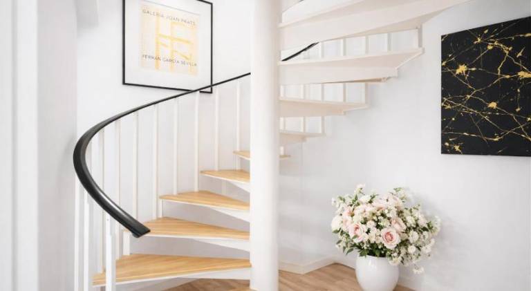 Luxury 130 m Maisonette with Jacuzzi and 3 Terraces — photo 4