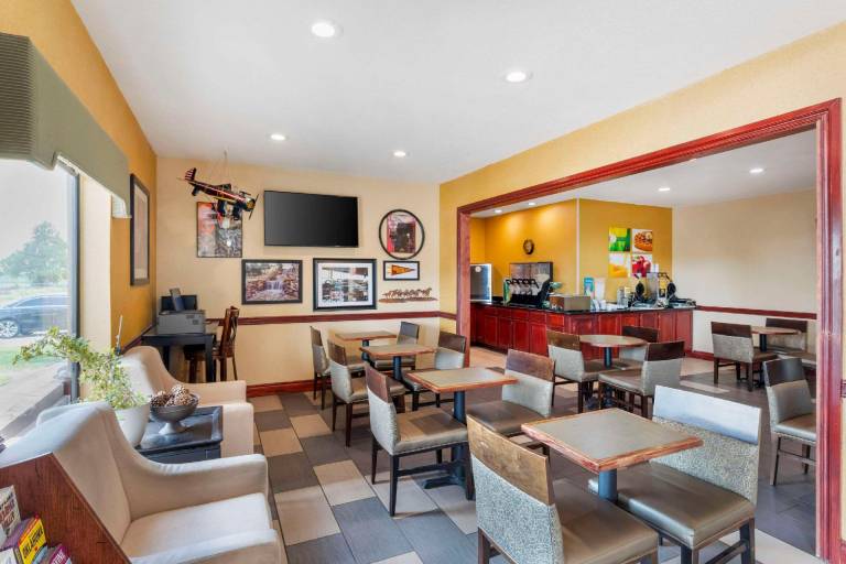 Quality Inn & Suites Wichita Falls I-44 — photo 3