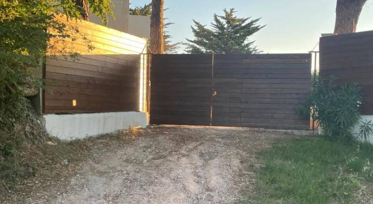 House with 2 rooms for 5 persons in Fermo