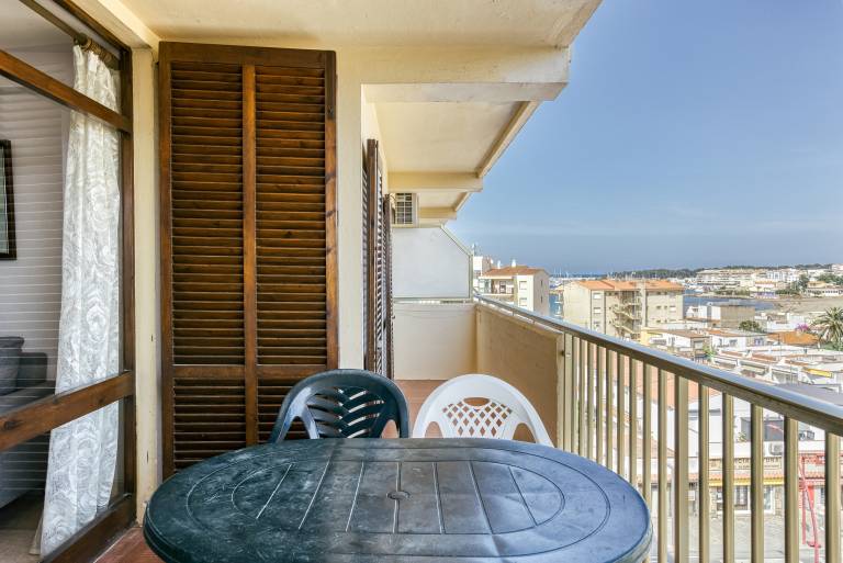 Apartment 'Casal Riells ' with Shared Pool, Private Terrace and Balcony — photo 4