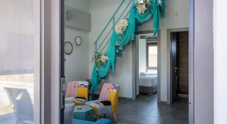 Lovely vacation home with pool, garden & patio | Pets are welcome — photo 3