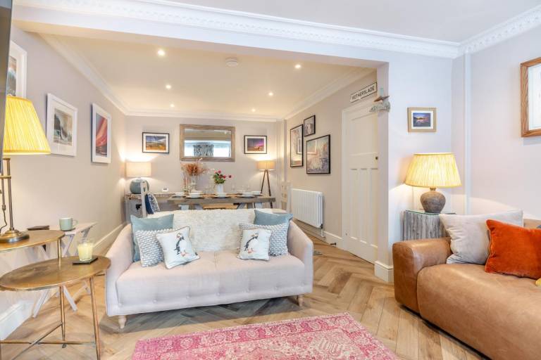 Cottage with yard | Next to the beach | Pet-friendly in Swansea