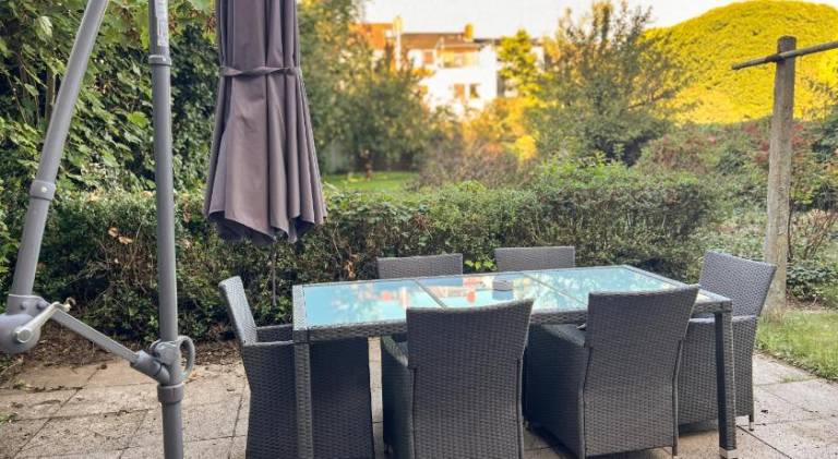 ImmoStay Ferienhaus mit Garten & Free Parking — photo 3