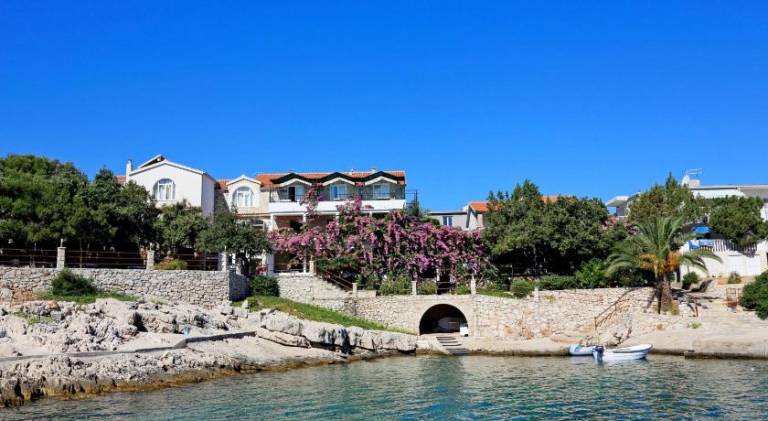 Apartment with barbeque in Jelsa