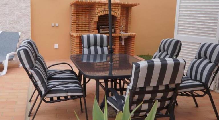 Villa with BBQ, private pool & patio — photo 4