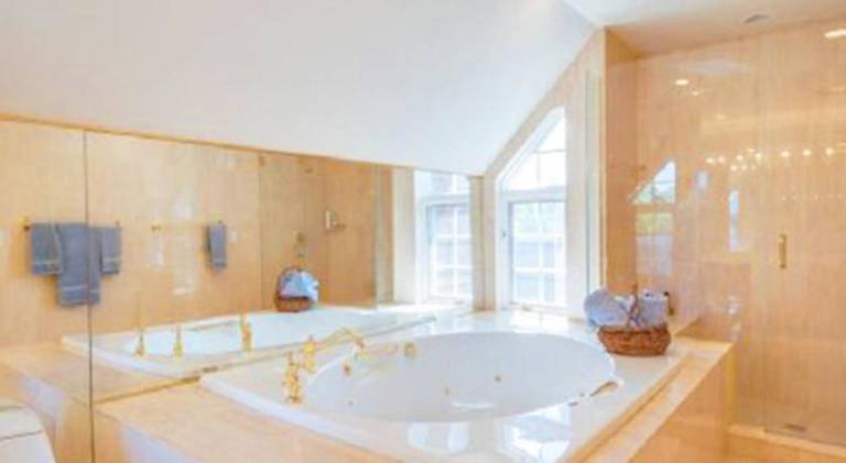 Villa with jacuzzi & pool | Pets are welcome — photo 3
