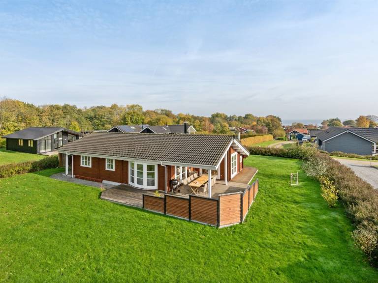 Children-friendly wonderful house with yard, terrace & BBQ | Sea view | Pets are welcome in Sønderborg