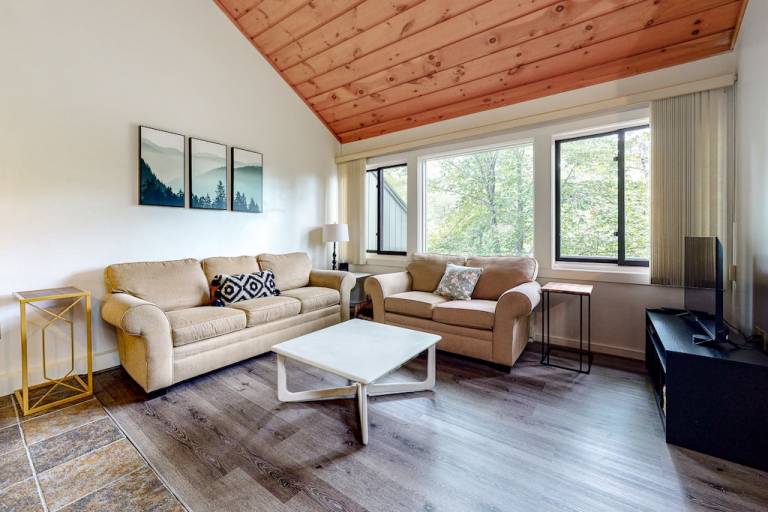 Condo  Lincoln