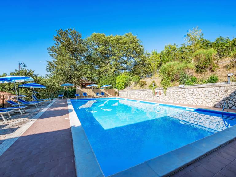 Holiday apartment with pool, terrace & BBQ | Pets allowed — photo 2
