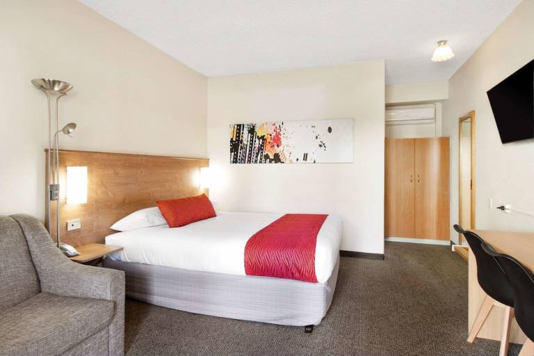 Motel  Griffith