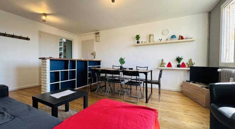 Rental apartment with 4 rooms for 8 persons — photo 3
