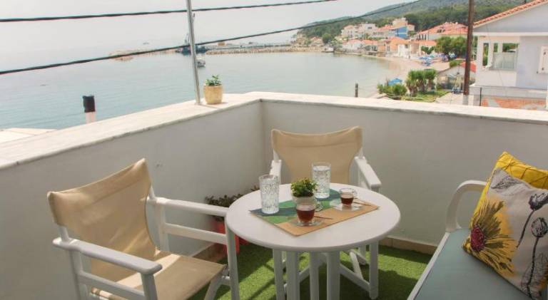 Rental apartment with 1 room for 3 persons in Samos