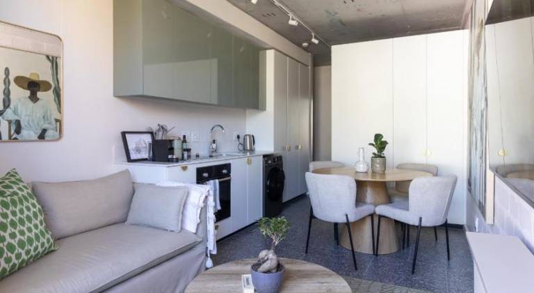 Apartment with pool | Close to Sea Point — photo 2