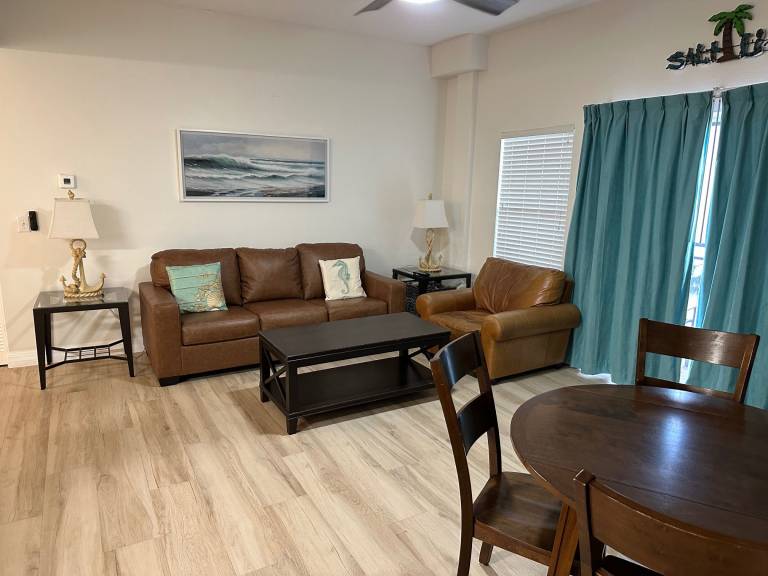Condo with jacuzzi & heated pool | Water view — photo 4
