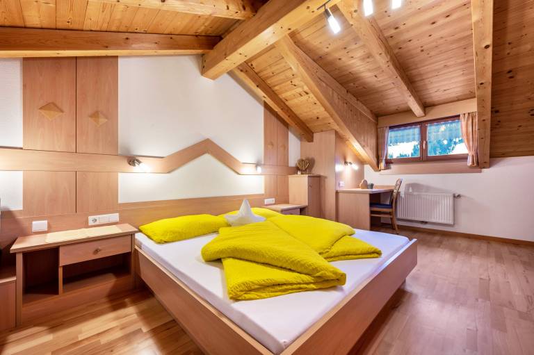 Holiday Apartment "Niederkoflhof Wollbach" with Mountain View, Balcony & Wi-Fi in Valle Aurina