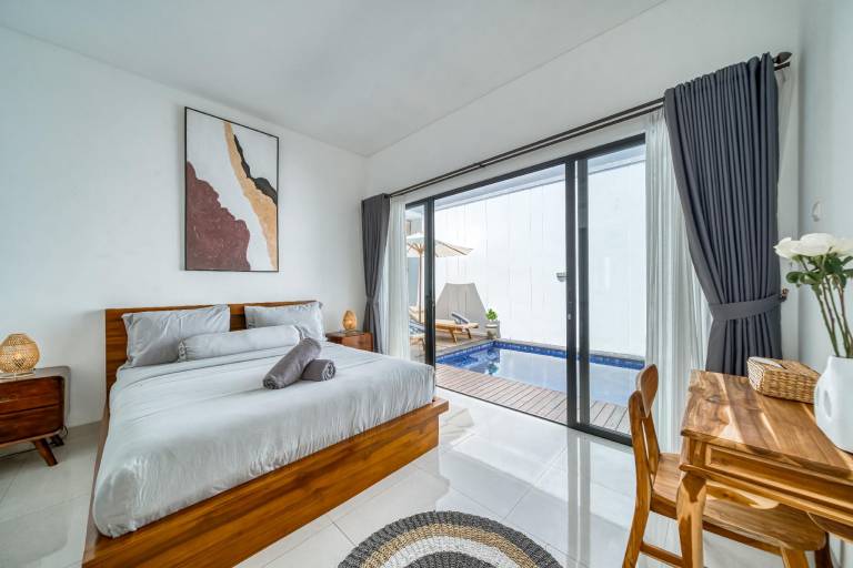 Beautiful villa with patio, private pool & yard | Suitable for remote work | Pet-friendly — photo 2