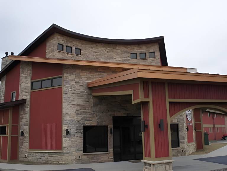 Waterbird Lakeside Inn