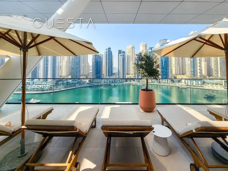 Apartment with heated pool | Water view in Abu Dhabi