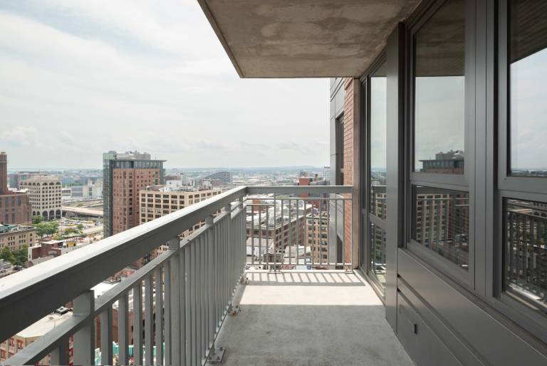 Rental apartment with pool | Close to Freedom Trail in Somerville, MA