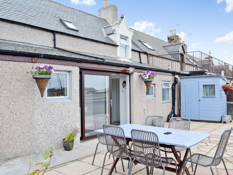 Cottage Buckie