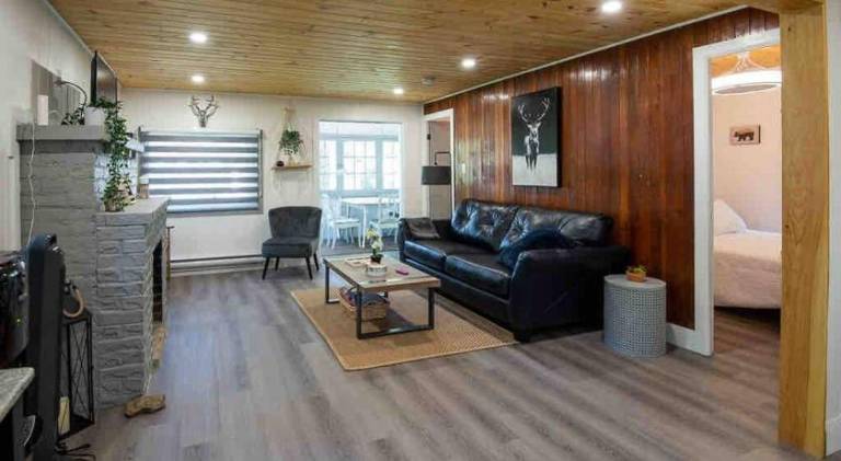 House with 2 rooms for 4 persons in Kawartha Lakes, ON