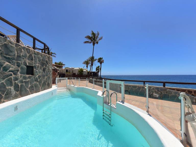 Vacation home with garden, terrace & pool | Sea view — photo 2