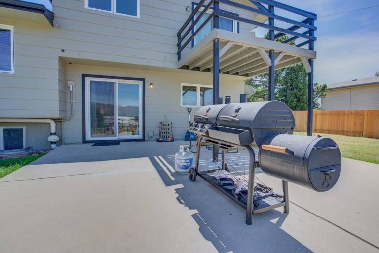 Spacious 4BD Dog-friendly Home near USAF Academy — photo 5