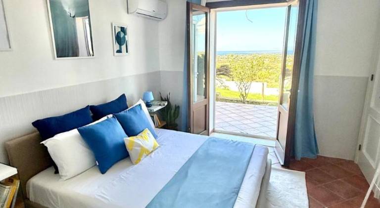 Villa Demira - ROOMS & Panoramic Pool in Marsala