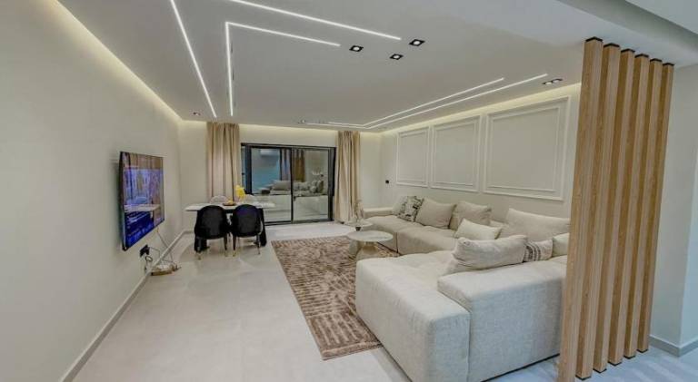 Luxury 3BR Sea View Apart Prime Location — photo 2