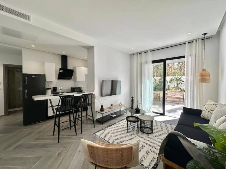 Onyx Apartment am See 2 mit sch&ouml;ner Terrasse