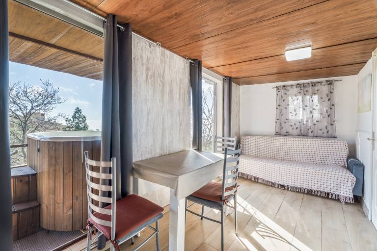 Vacation Home 'Karla' with Sea View, Shared Pool and Wi-Fi — photo 4