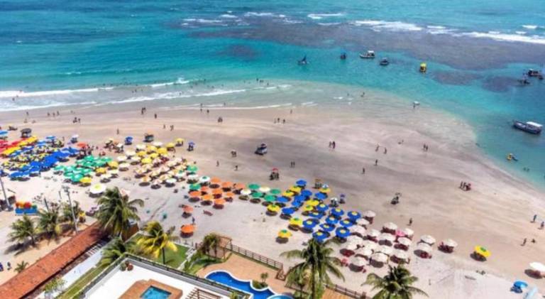 Apartment with private pool, patio & hot tub | Beach nearby | Suitable for remote work | Dogs allowed in Ipojuca