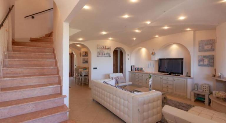 Villa with 4 rooms for 8 persons — photo 3