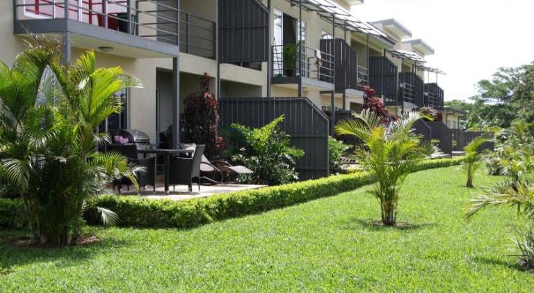 Rental apartment with pool, barbeque & terrace — photo 2