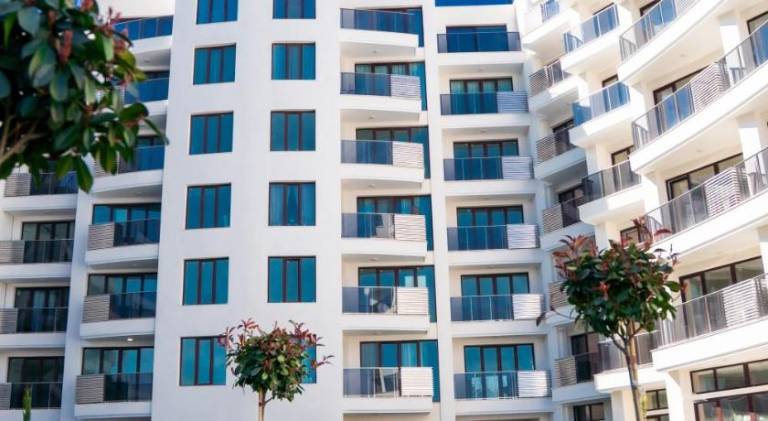 Apartment with hot tub, pool & garden | Beach nearby | Pets allowed — photo 3