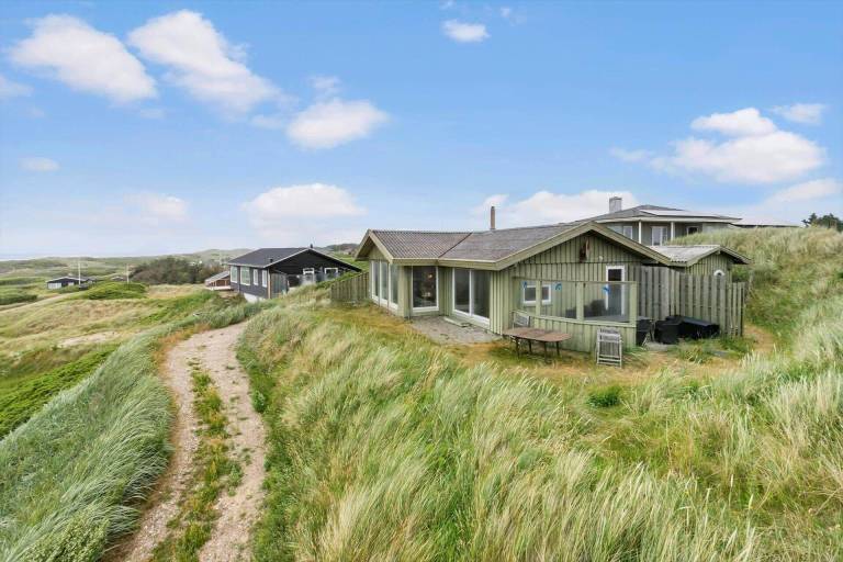 Vacation home with barbeque & terrace | Sea view — photo 4