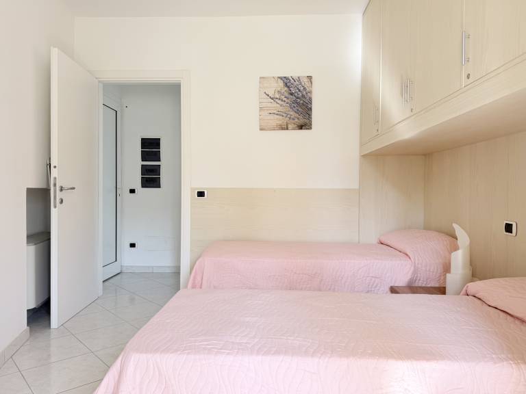 Apartment with patio | Sea view — photo 5