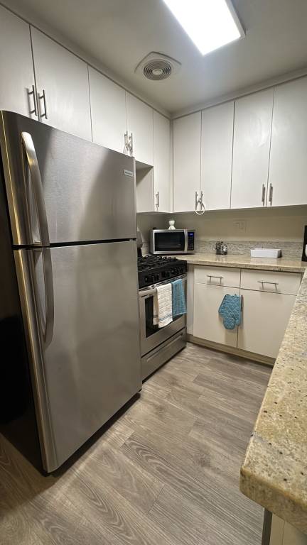 Apartment Beverly Hills