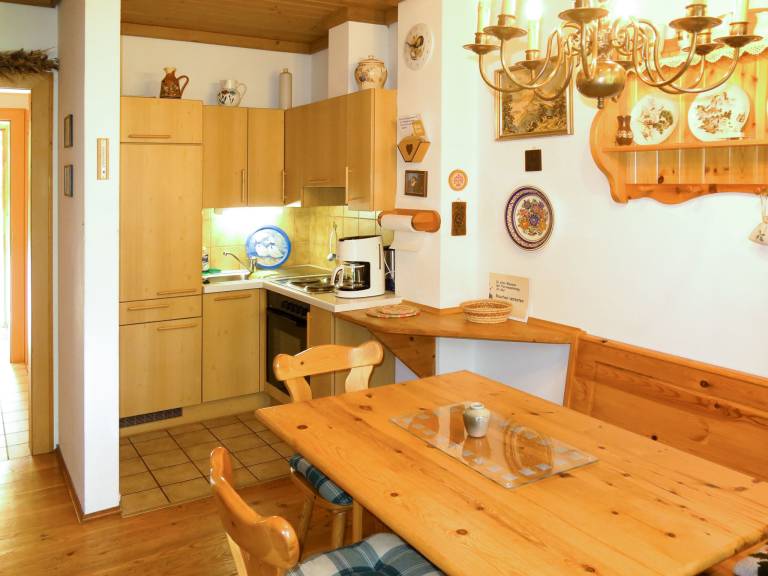 Family-oriented rental apartment with yard & terrace | Pets allowed — photo 4