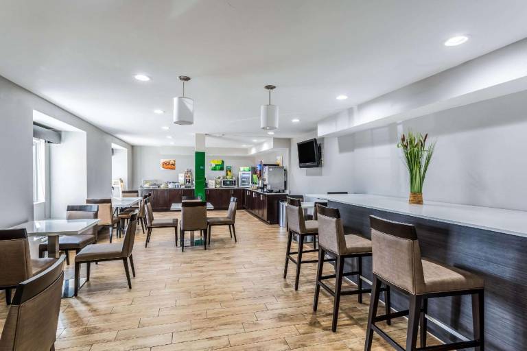 Quality Inn & Suites El Paso I-10 — photo 2