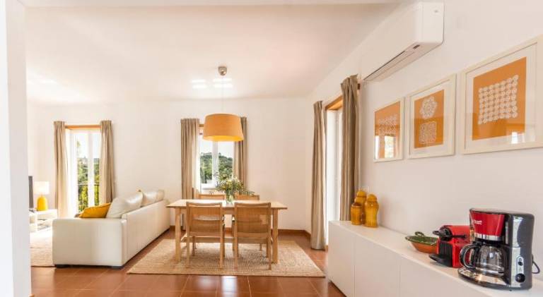 Apartment with pool, hot tub & barbeque | Pet-friendly — photo 5