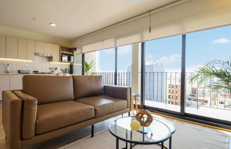 w Awesome 2BR with balcony in Miraflores