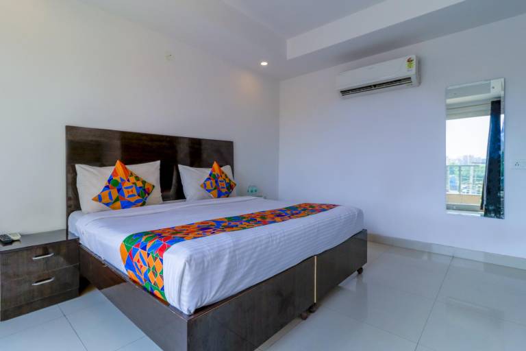 Tipsyy Inn 007 in Gurugram