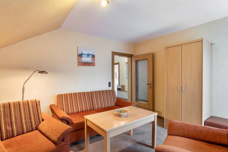 Haus Erika – Apartment 3 with Wi-Fi, Balcony & Shared Garden near Skywalk — photo 4