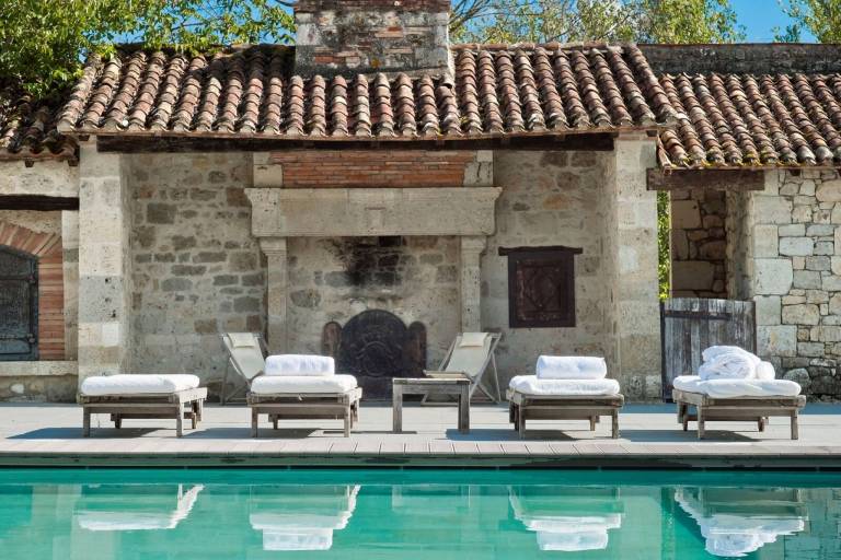 Castle with patio, hot tub & barbecue | Nature view | Pets are welcome — photo 3