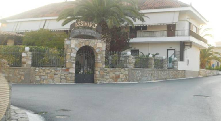 Holiday apartment with terrace, yard & barbeque in Pylos-Nestoras
